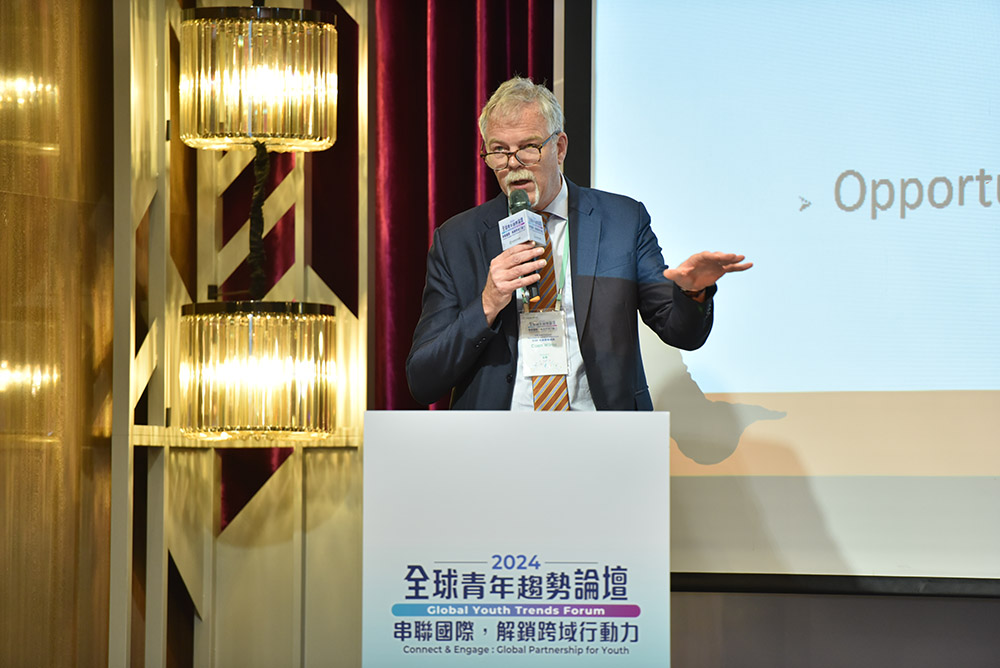 Podium Hosting